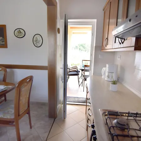 Zwei-zimmer-wohnung In Der Naehe Des Meeres By Interhome Umag